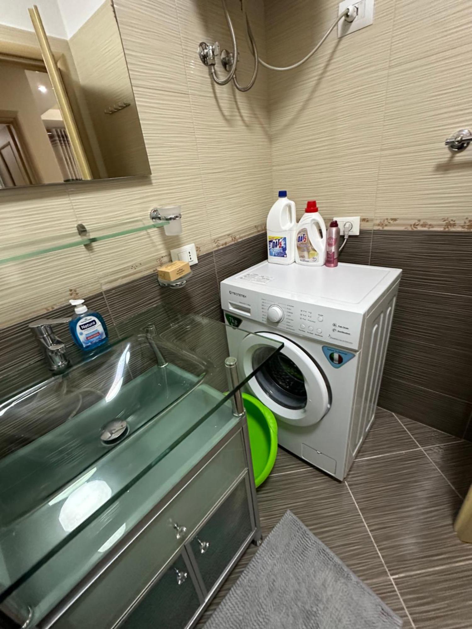 Kevin'S Apartment Delijorgj ティラナ エクステリア 写真