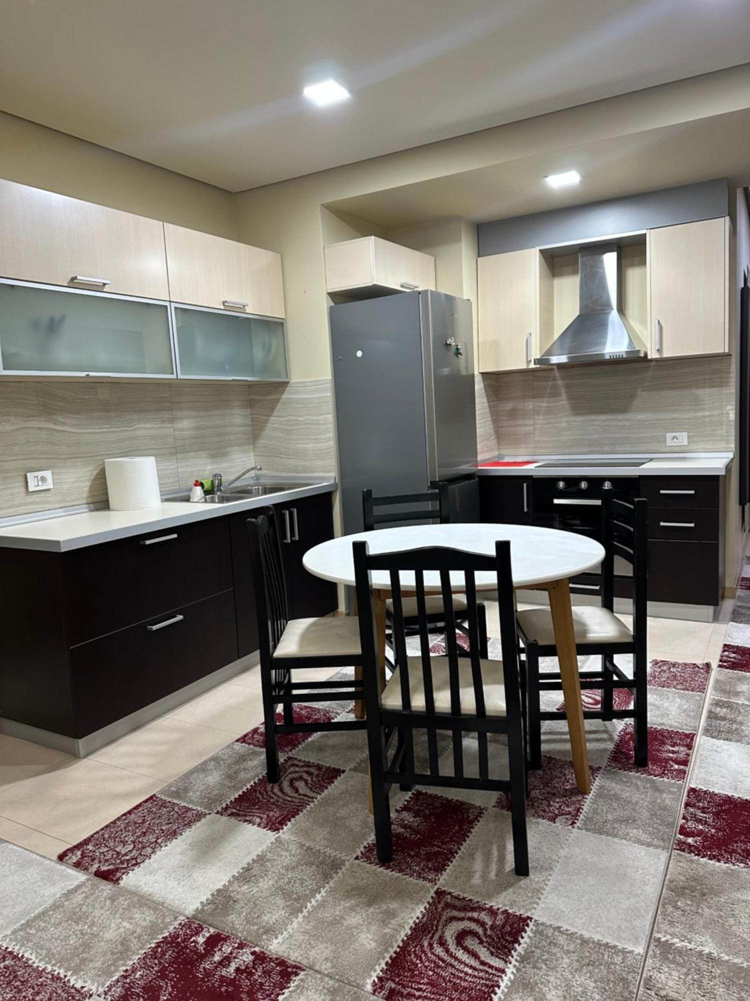 Kevin'S Apartment Delijorgj ティラナ エクステリア 写真
